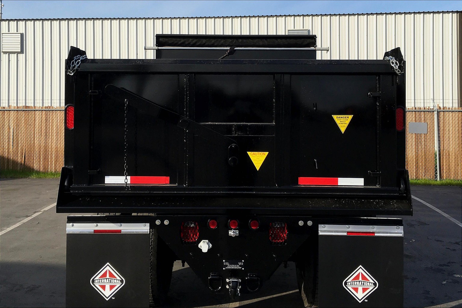 Pre-Owned 2018 International 4300 SBA 4X2 in Sacramento #469348